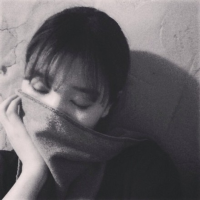 有点神经质的陌陌女生头像 一个人失眠全世界失眠