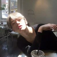 微信男生头像简单清新黑白 从来不用回忆因为你不曾远离