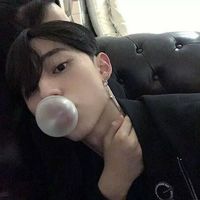 微信男生头像简单清新黑白 从来不用回忆因为你不曾远离