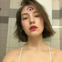 欧美头像女生霸气冷艳抽烟图 何必把剧本写得苦不堪言