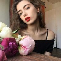 欧美头像女生霸气冷艳抽烟图 何必把剧本写得苦不堪言