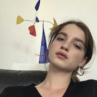 欧美头像女生霸气冷艳抽烟图 何必把剧本写得苦不堪言