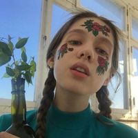 欧美头像女生霸气冷艳抽烟图 何必把剧本写得苦不堪言