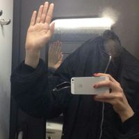 欧美头像女生霸气冷艳抽烟图 何必把剧本写得苦不堪言