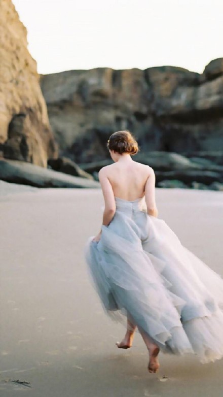 空间背影图片女生欧美精选2017 瘦下来连背影都超美