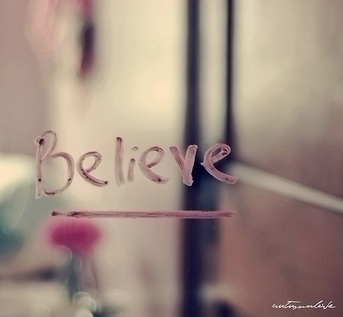 思绪飞扬的伤感非主流图片签名_苦苦寻觅,何处才是归宿