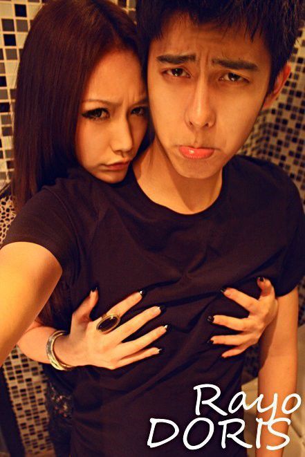 秀恩爱亲吻的情侣个性空间大图 只想过一份安静而平淡的生活