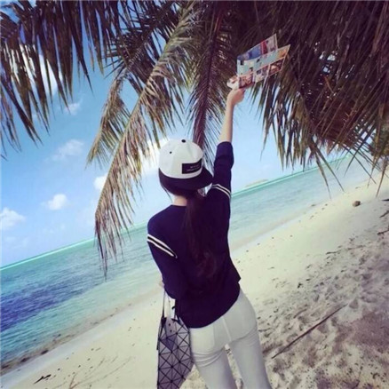 女生清新唯美背影图片 不可救药的喜欢