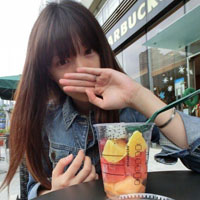 长发女生可爱头像 一退再退只会让人得寸进尺