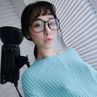 长发女生可爱头像 一退再退只会让人得寸进尺