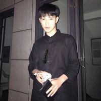 2017高冷帅气的男生微信头像超拽 善心不该惯着不识好歹的人