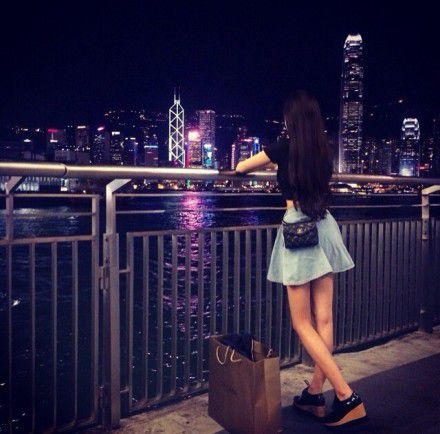 韩潮女生个性气质大图空间图片 这段颤心的爱情,动容了我的心