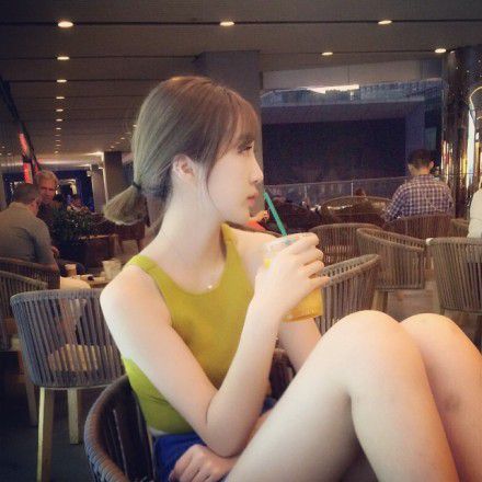 韩潮女生个性气质大图空间图片 这段颤心的爱情,动容了我的心