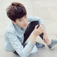 帅气男生微信头像 爱情并不需要太多的修饰