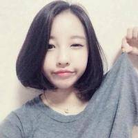 短发女生头像小清新 喜欢说着笑话自己先笑出声的女生