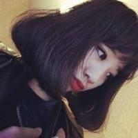 短发女生头像小清新 喜欢说着笑话自己先笑出声的女生