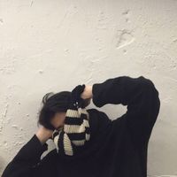 最新的男生微信头像港风大全 握不住的沙干脆扬了它