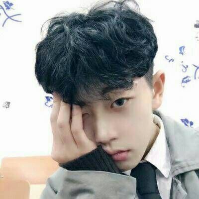 阳光大男孩微信头像