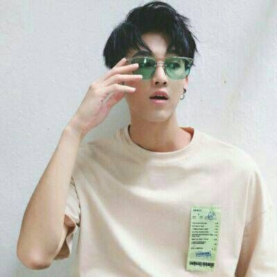 阳光大男孩微信头像