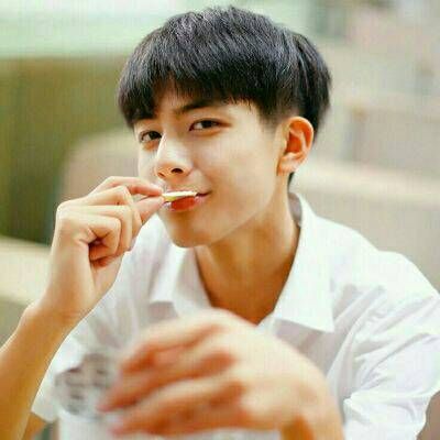 阳光大男孩微信头像