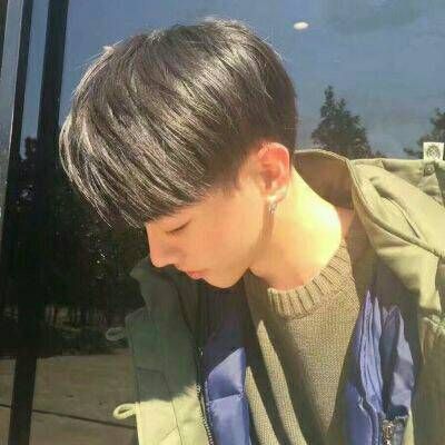 阳光大男孩微信头像