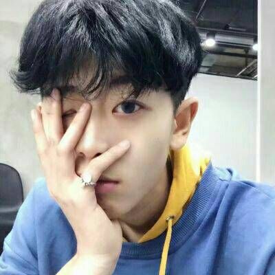 阳光大男孩微信头像