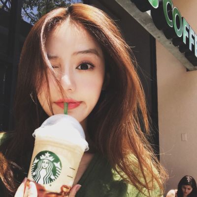 暖心励志美女微信头像