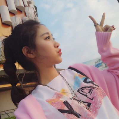 暖心励志美女微信头像