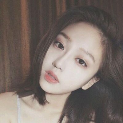 暖心励志美女微信头像