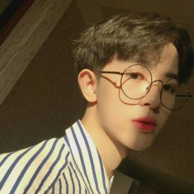 帅气侧颜小鲜肉微信精选头像