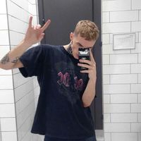 冷酷帅气欧美男生微信精选头像