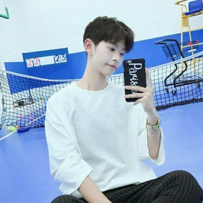 帅气阳光男生微信头像下载