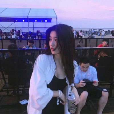 霸气外露一男一女微信情侣头像