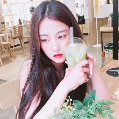 潮流小清新美女个性微信头像下载