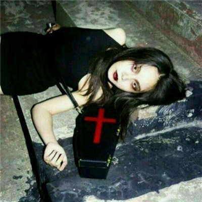 重口味病态系列微信血腥女头