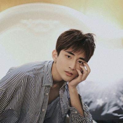 帅气阳光小鲜肉微信头像下载