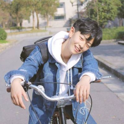 帅气阳光小鲜肉微信头像下载