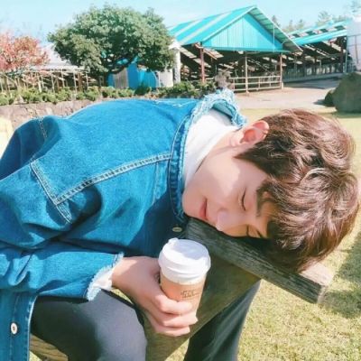 帅气阳光小鲜肉微信头像下载