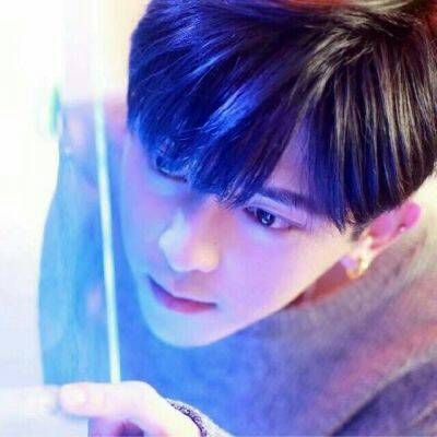 帅气冷酷小鲜肉微信头像下载