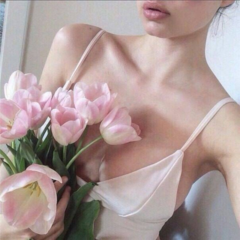 性感迷人大胸美女系列微信头像合集下载