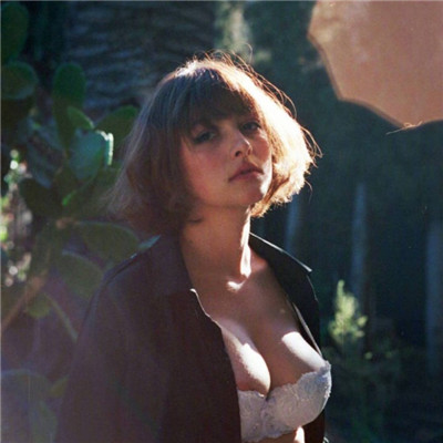 性感优雅欧美大胸美女微信头像合集下载