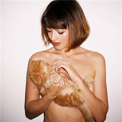 性感优雅欧美大胸美女微信头像合集下载