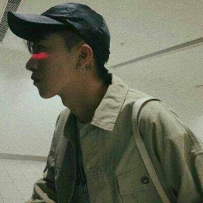 微信唯美意境伤感男生头像合集下载