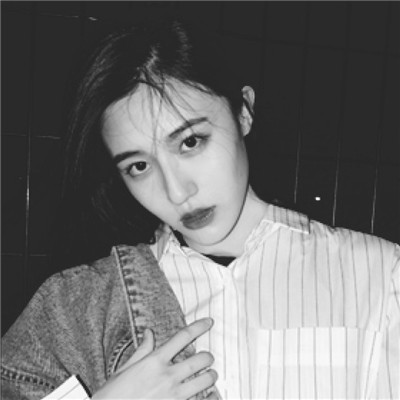 霸气黑白微信伤感女生头像合集下载