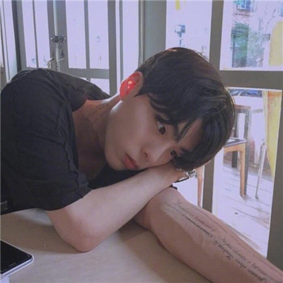 干净帅气微信小鲜肉头像合集下载