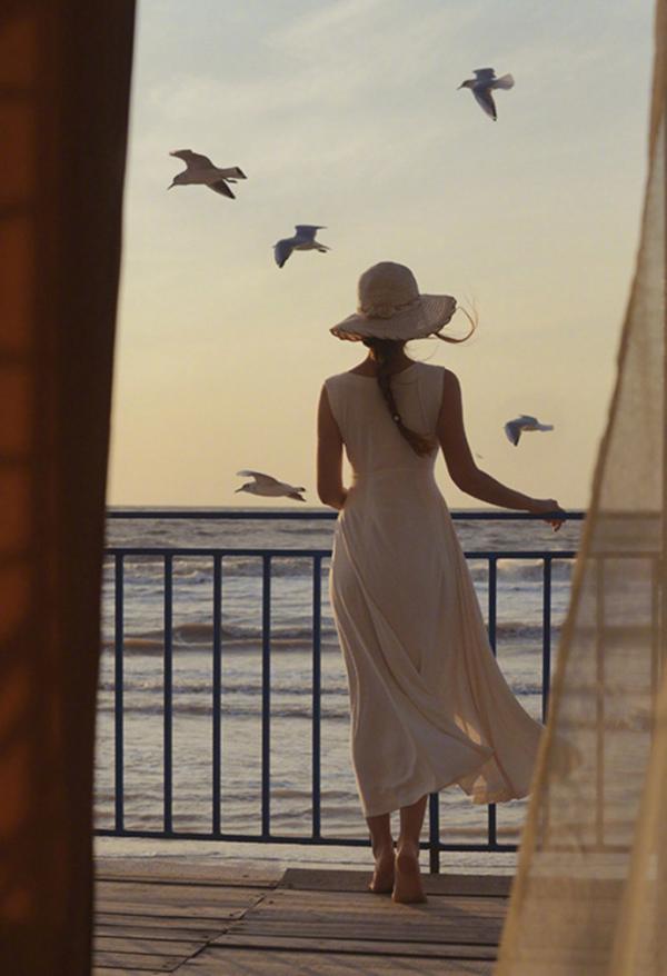 可爱小清新美女微信相册封面配图下载