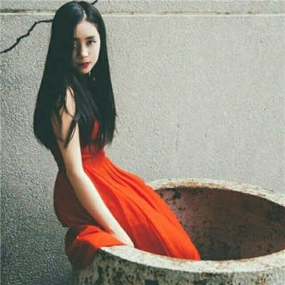 微信最新血腥恐怖风格病态女生头像下载