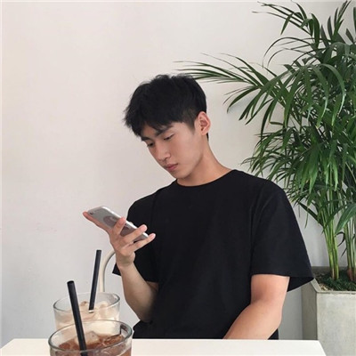 帅气迷人微信抱狗狗男生头像合集下载