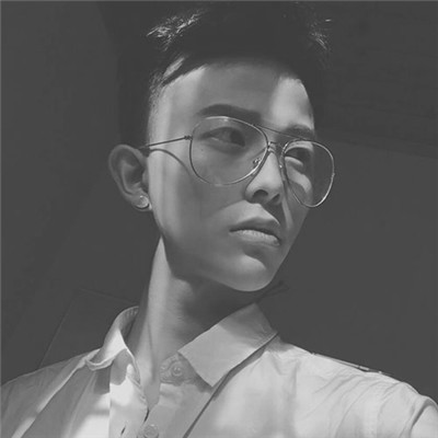 2018微信唯美有意境黑白男生头像合集下载