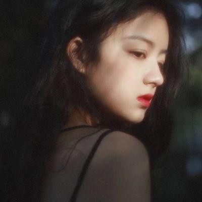 美丽好看的微信小清新美女头像合集下载
